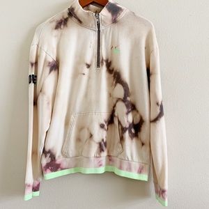 5/$25 Victoria’s Secret bleach tie dye sweater